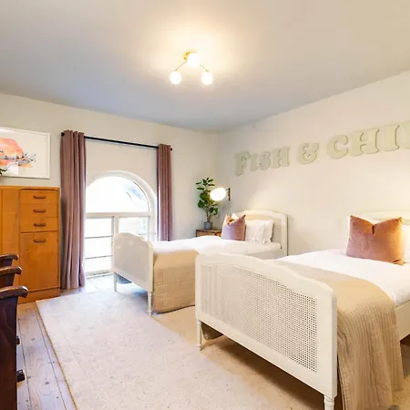 Apartman Old Town House Converted Church Dog-friendly Sleeps 6