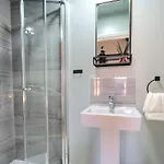 Old Town House Converted Church Dog-friendly Sleeps 6 Scarborough